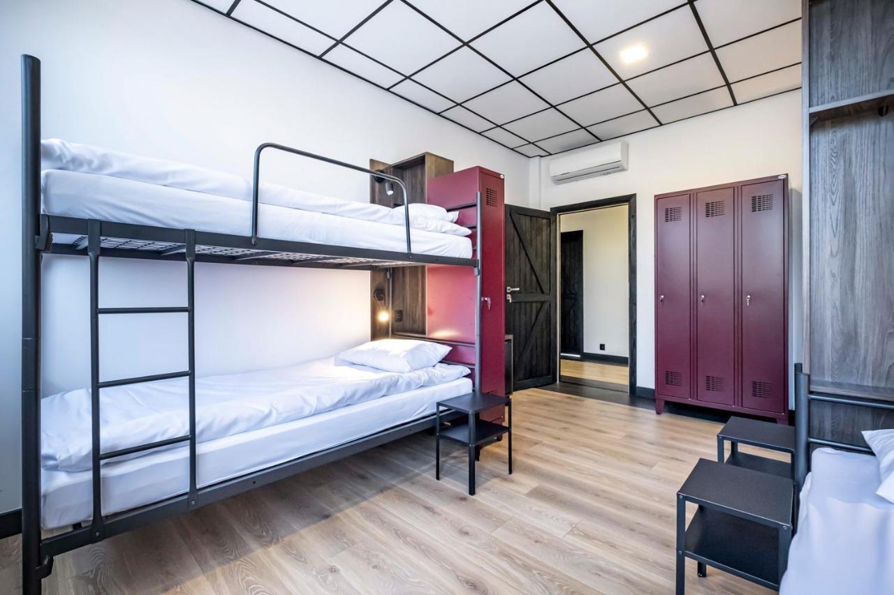 Vola Hostel Варшава Экстерьер фото