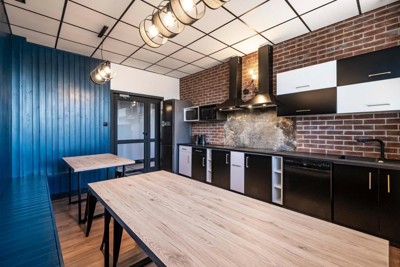 Vola Hostel Варшава Экстерьер фото