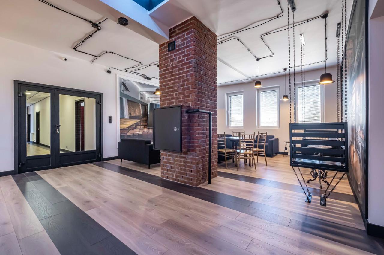 Vola Hostel Варшава Экстерьер фото