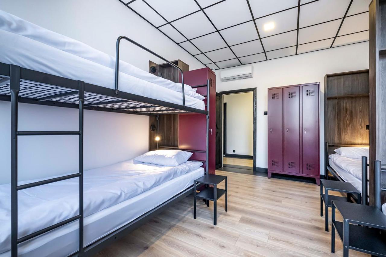 Vola Hostel Варшава Экстерьер фото